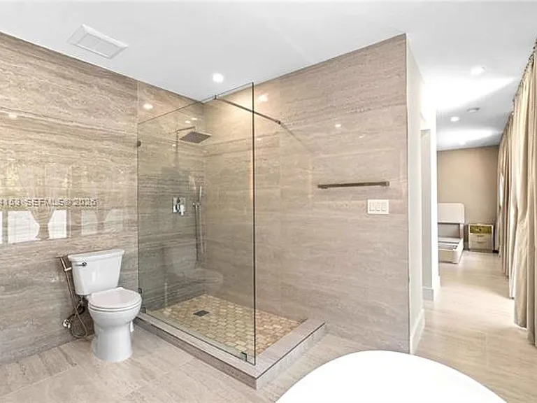 1345 SW 14th Ave #0 — Photo 26