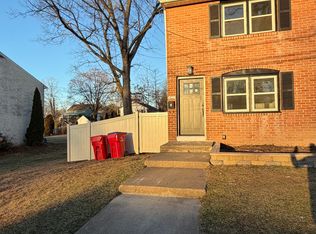 427 Kalmia St #A, Warminster, PA 18974