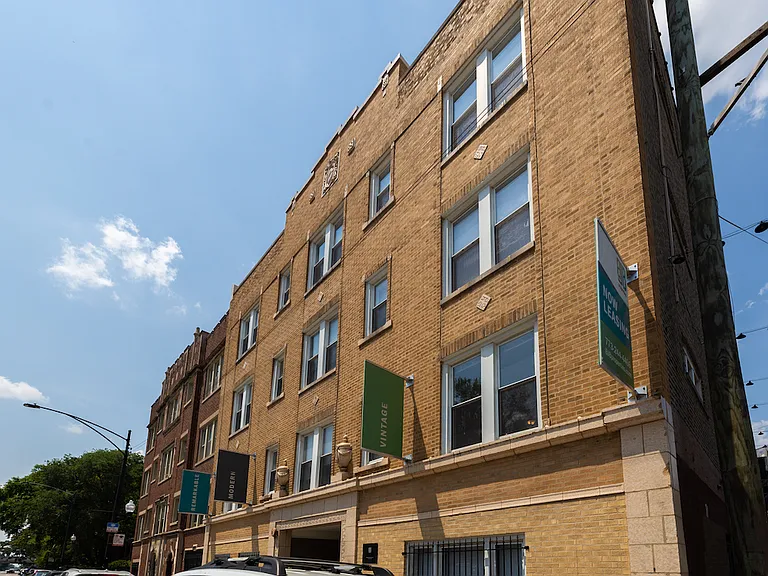 828 W. Fullerton — Photo 21
