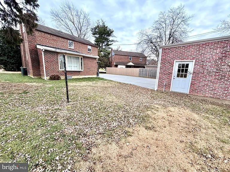 901 Cooke Ln — Photo 14