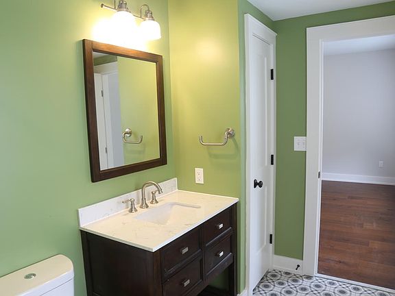 Bedroom #1 master bath