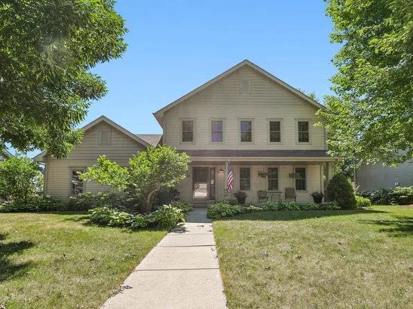 1159 Gas Light Dr, Sun Prairie, WI 53590