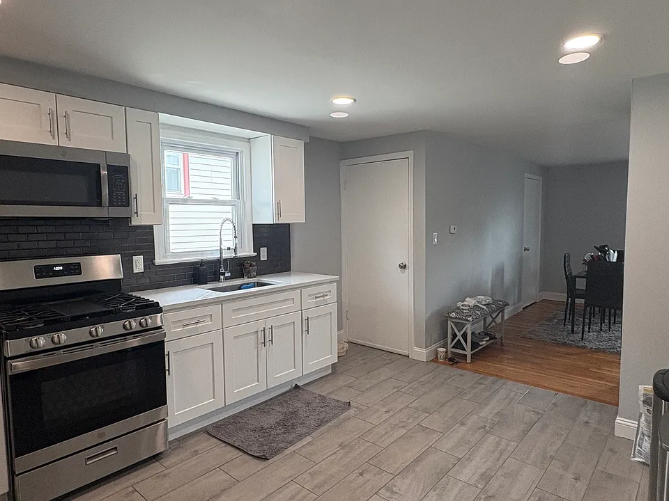 322 Stewart Ave #2
