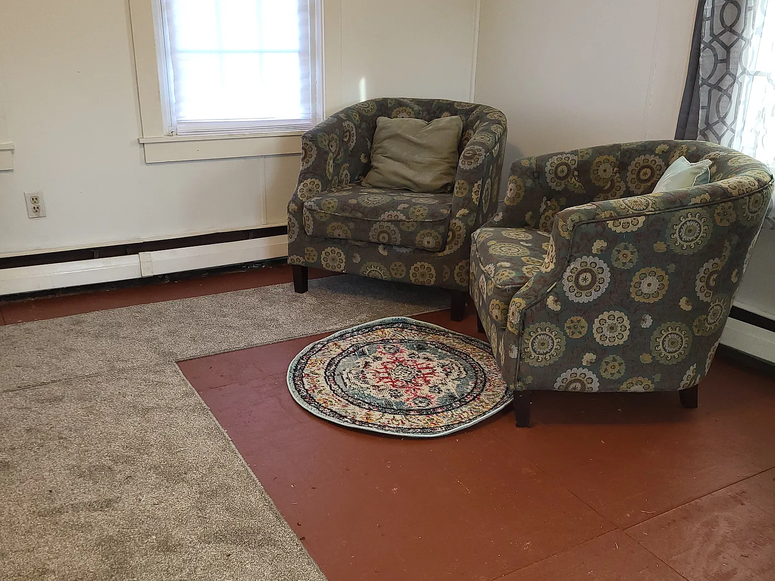 108 Lincoln St — Photo 2