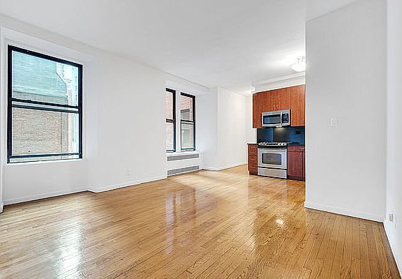 3rd image of 121 Madison Ave APT 6A