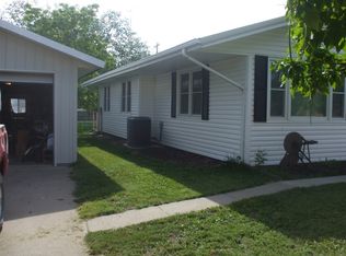 416 Garfield St, Quinter, KS 67752