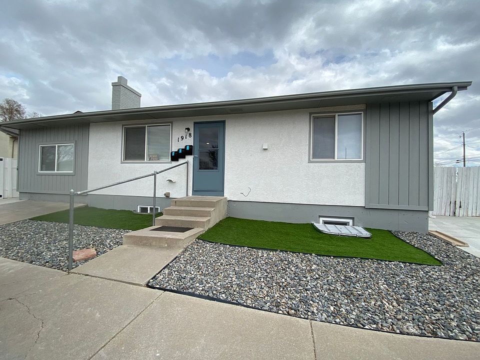 1st image of 1918 Carol Dr