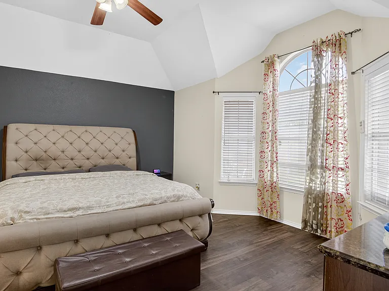 10115 Andre Dr — Photo 4