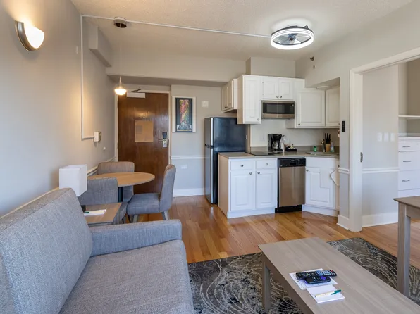 The GEM Museum Suites, 1555 Oak Ave #55b585941, Evanston, IL 60201