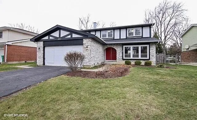 880 Tanglewood Dr — Photo 1