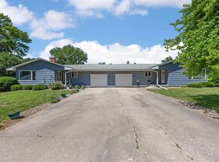 207 & 209 E Adams St, New London, IA 52645