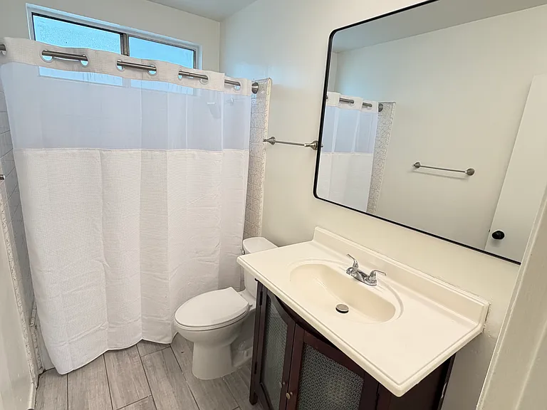 3820 Mentone Ave #6 — Photo 1
