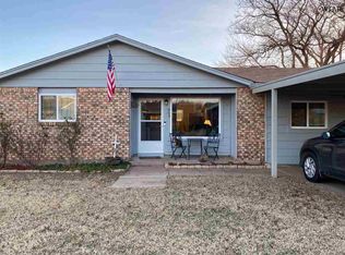 903 W Louisa Ave, Iowa Park, TX 76367