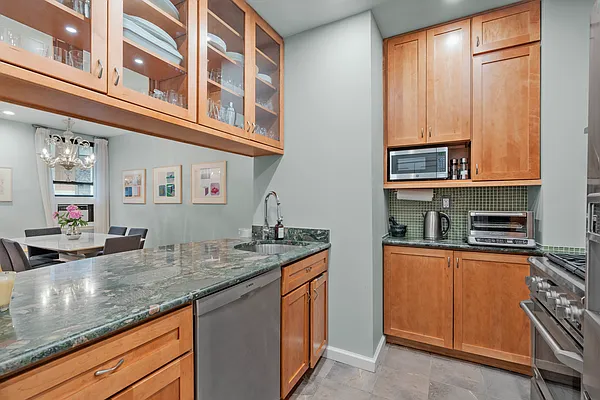 Sold by Maxwell Jacobs | media 5