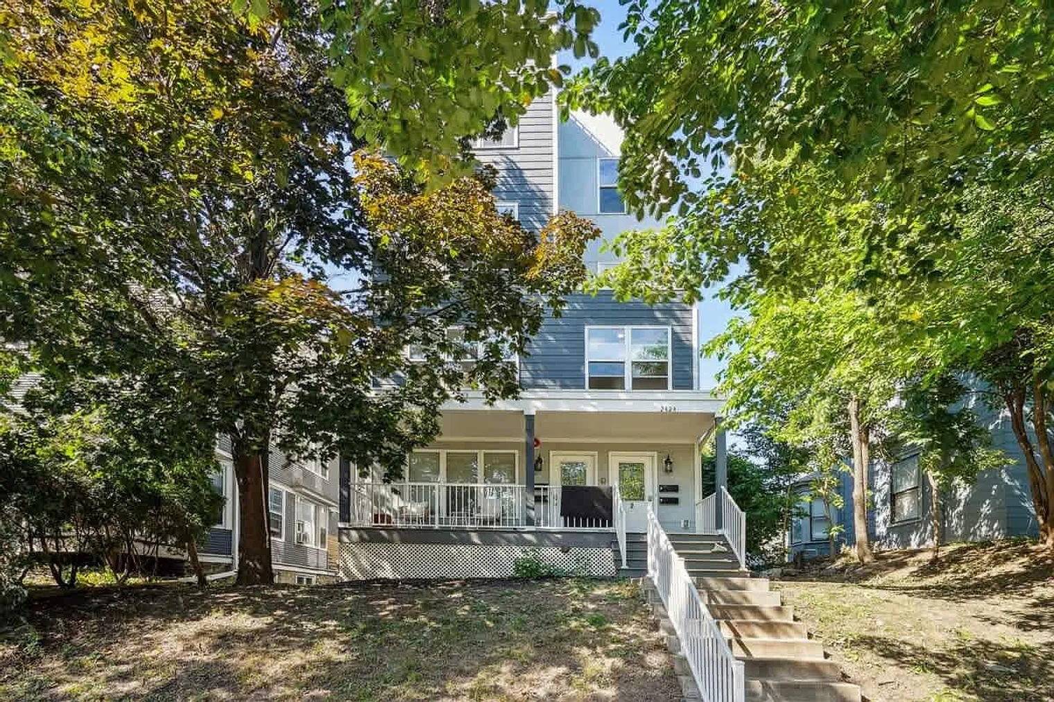1 bed, 1.0 bath, 2206 sqft, $1,201 — Photo 2