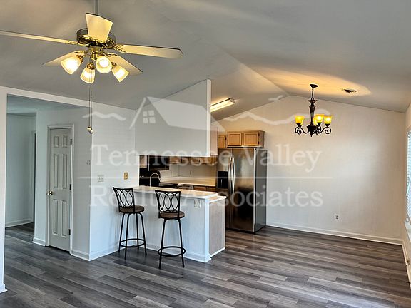 3rd image of 8553 Wisteria Way
