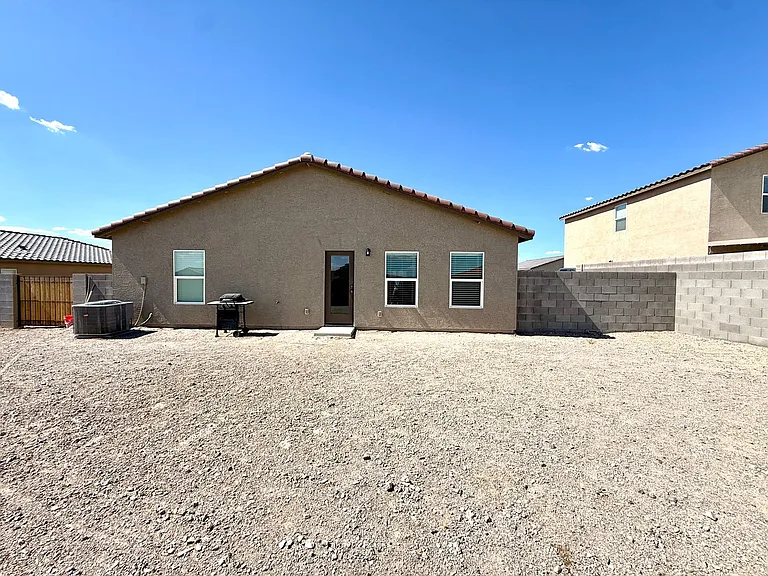 2208 E Clear Creek Dr — Photo 39