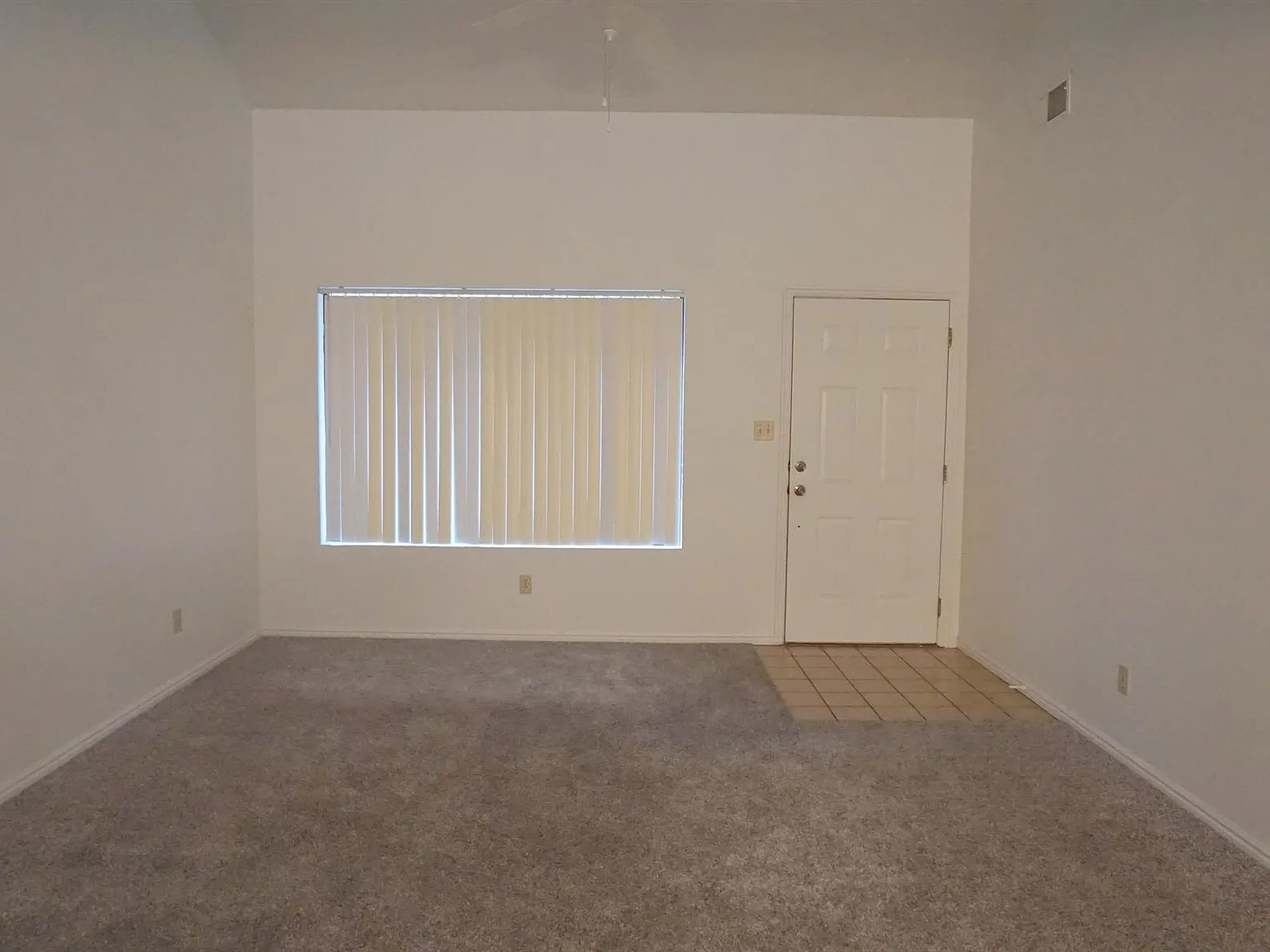 R021 — Photo 2