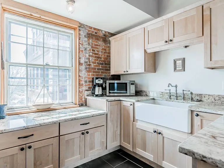 414 Fore St — Photo 6