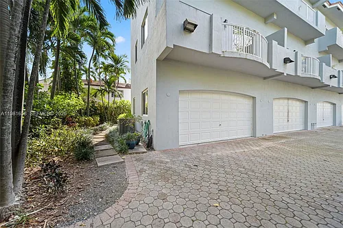 2951 Virginia St Photo 1
