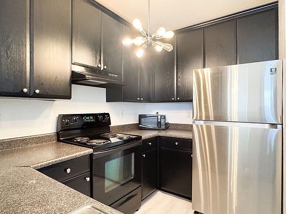 3rd image of 300 E South St Unit 4016