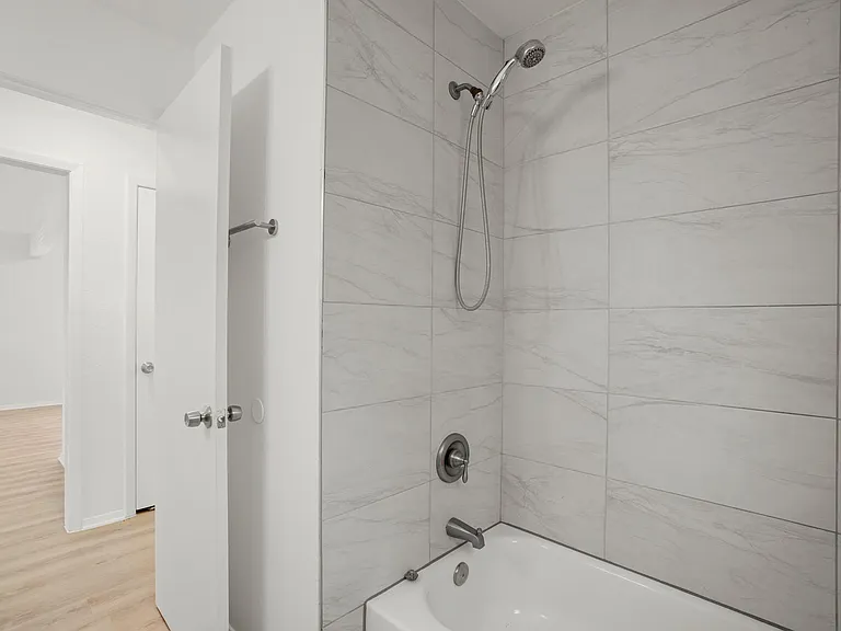 1606 Dale Cv #B — Photo 16