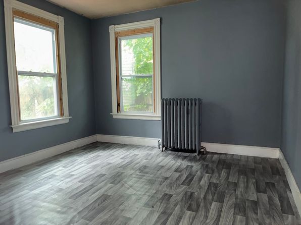 41 Rose St #1