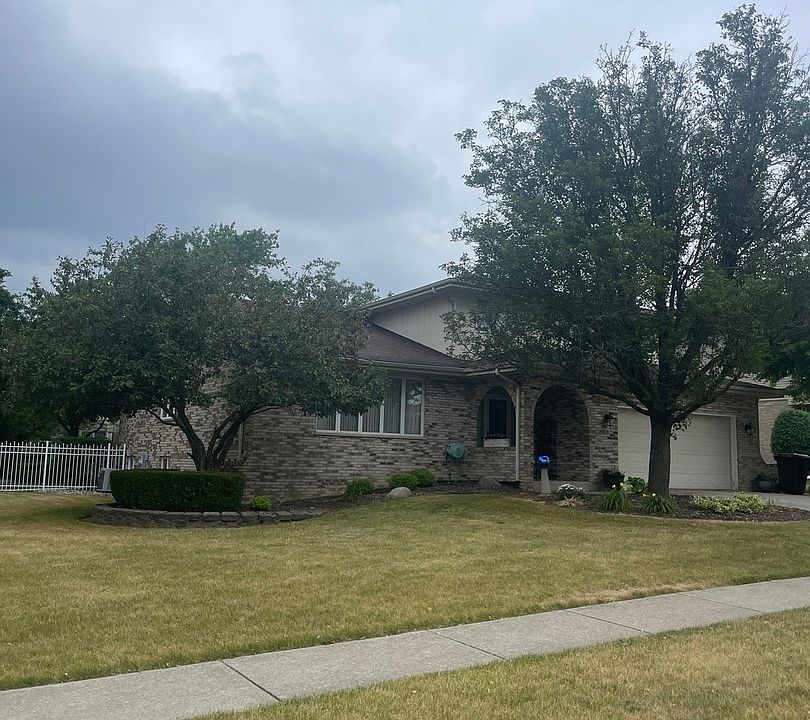 2nd image of 18808 Meadowview Dr