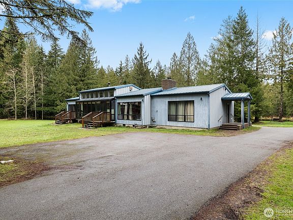 3rd image of 29817 South Skagit Highway