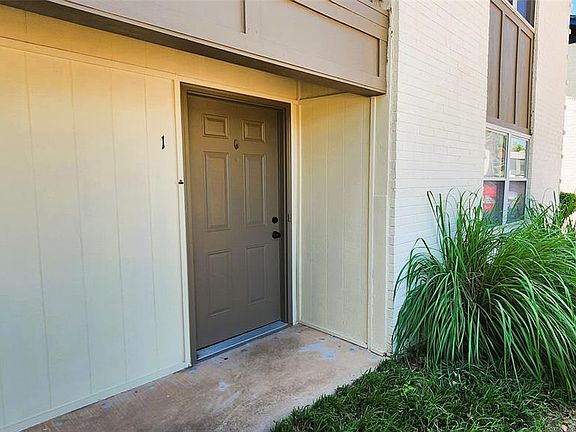 3rd image of 1701 E Lindsey St APT 1