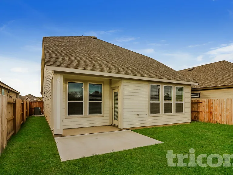 2431 Cohorn Trl — Photo 15
