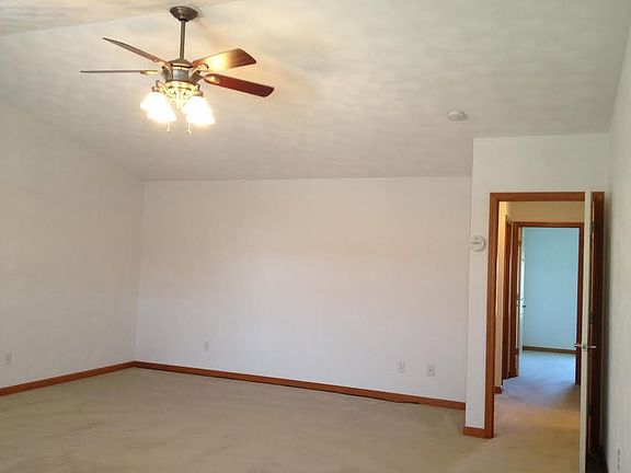 Master Bath 18 x 19 Vauled Ceiling