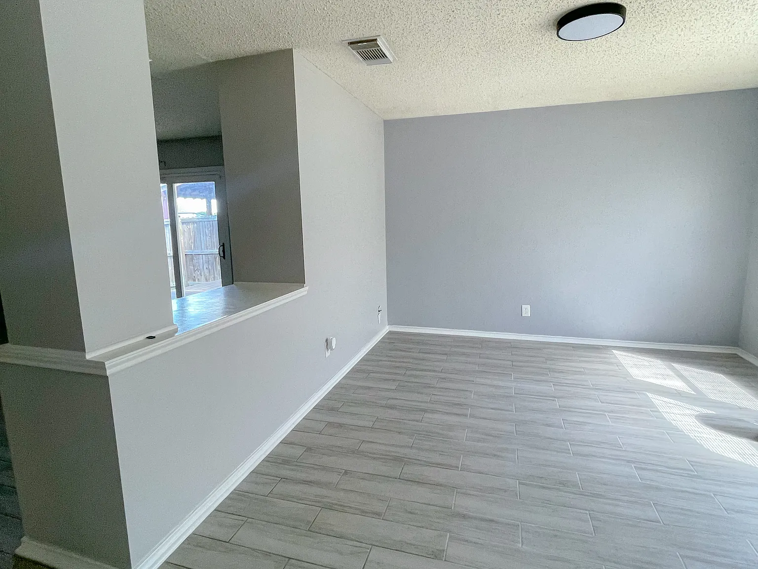 3 bed, 1496 sqft, $1,600 — Photo 3