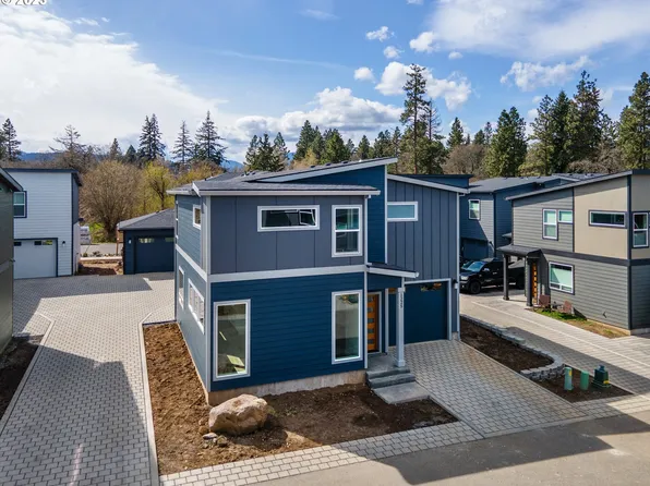 1227 30th, Hood River, OR 97031