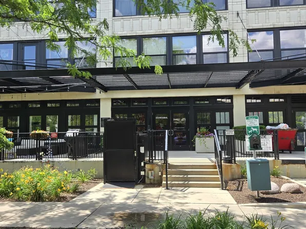 1111 W 15th St Unit 228, Chicago, IL 60608