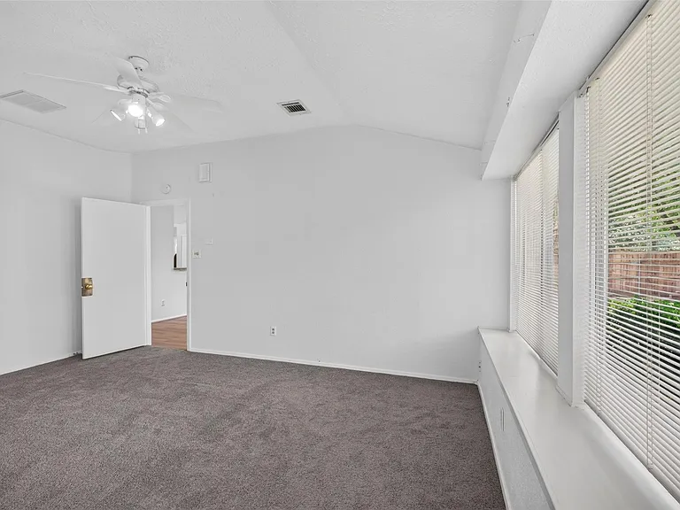 14338 Royal Hill Dr — Photo 16