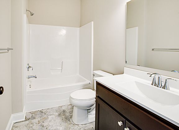 4th image of 9012 Jade Cir N