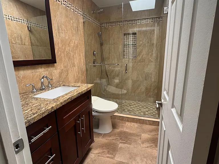 4153 W Sarah St — Photo 43