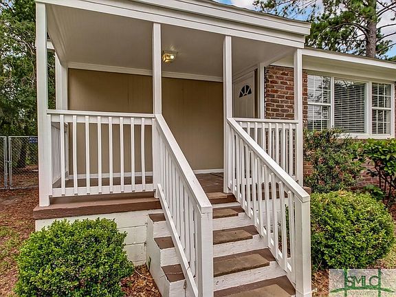 4th image of 19 Parkwood Dr