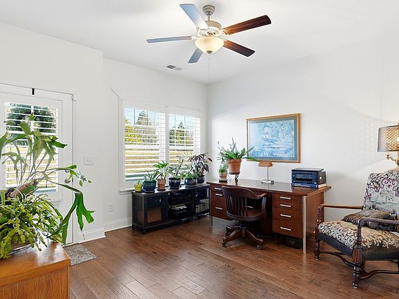 2nd image of 330 Madeira Pl