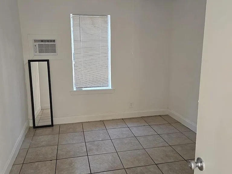 5431 NW 30th Ave — Photo 7