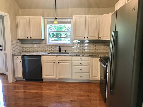 4th image of 12800 Auklet Ln