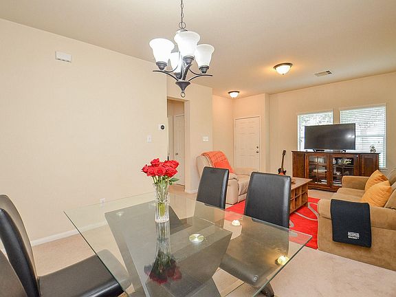 4th image of 1706 Claremont Garden Cir
