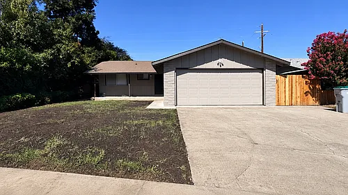 1608 Delta Dr Photo 1