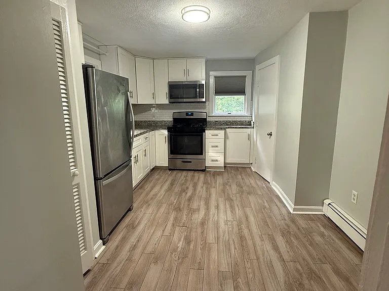 145 Maple St — Photo 6