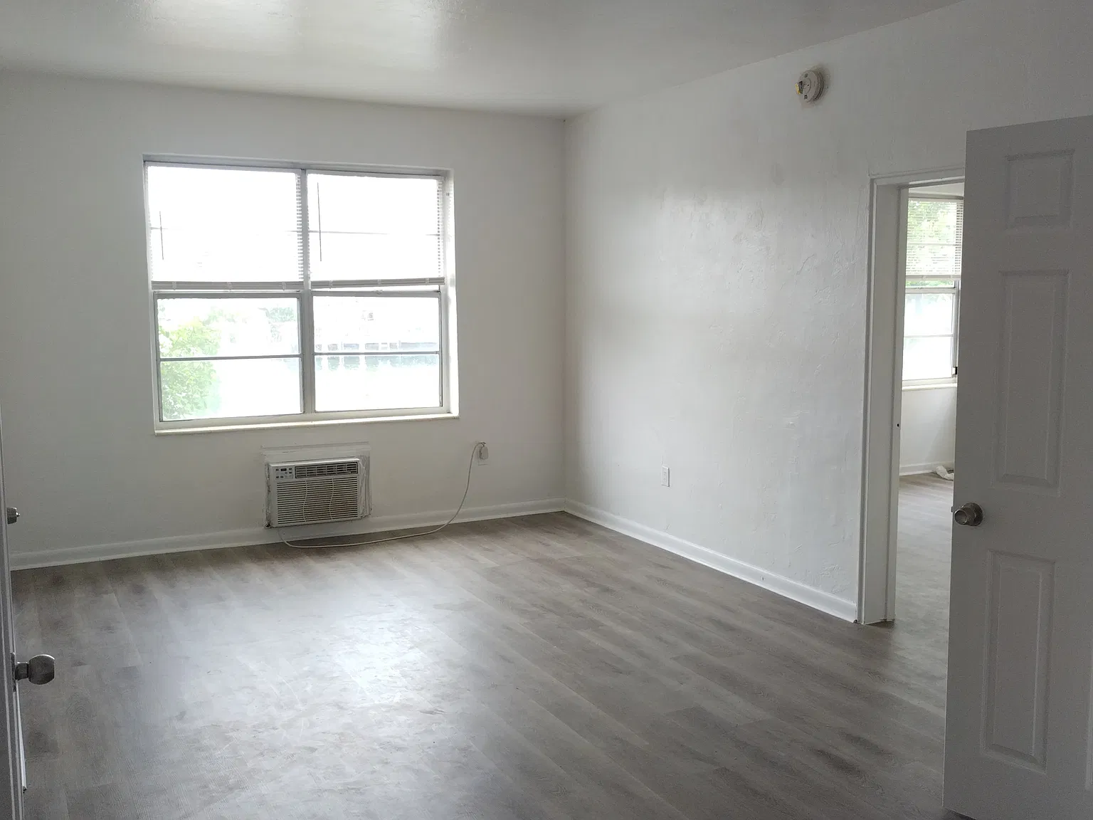 1935 Calais Dr — Photo 4