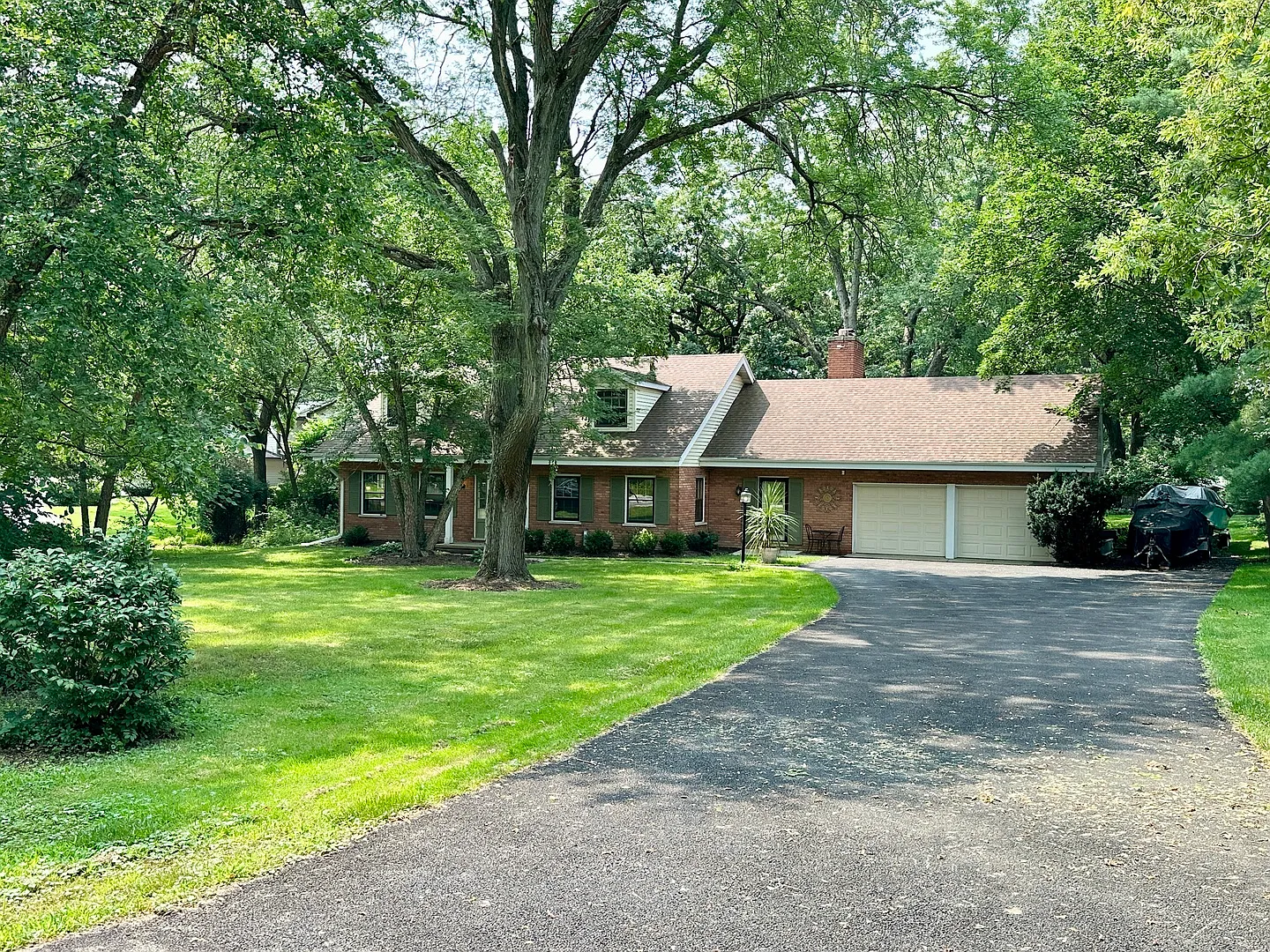 1307 Little John Dr photo 1