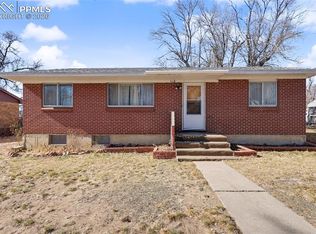 518 Yellowstone Rd, Colorado Springs, CO 80910