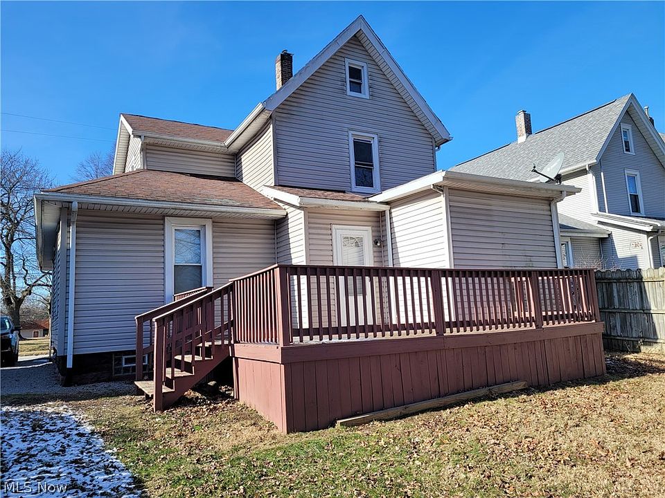 2nd image of 410 Wales Rd NE