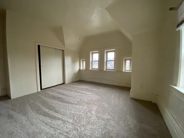 366 S Negley Ave — Photo 47